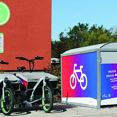 Fahrradabstellanlage mit Fahrradbox in den Pilotsiedlungen Nassauische Heimstätte in Hessen 